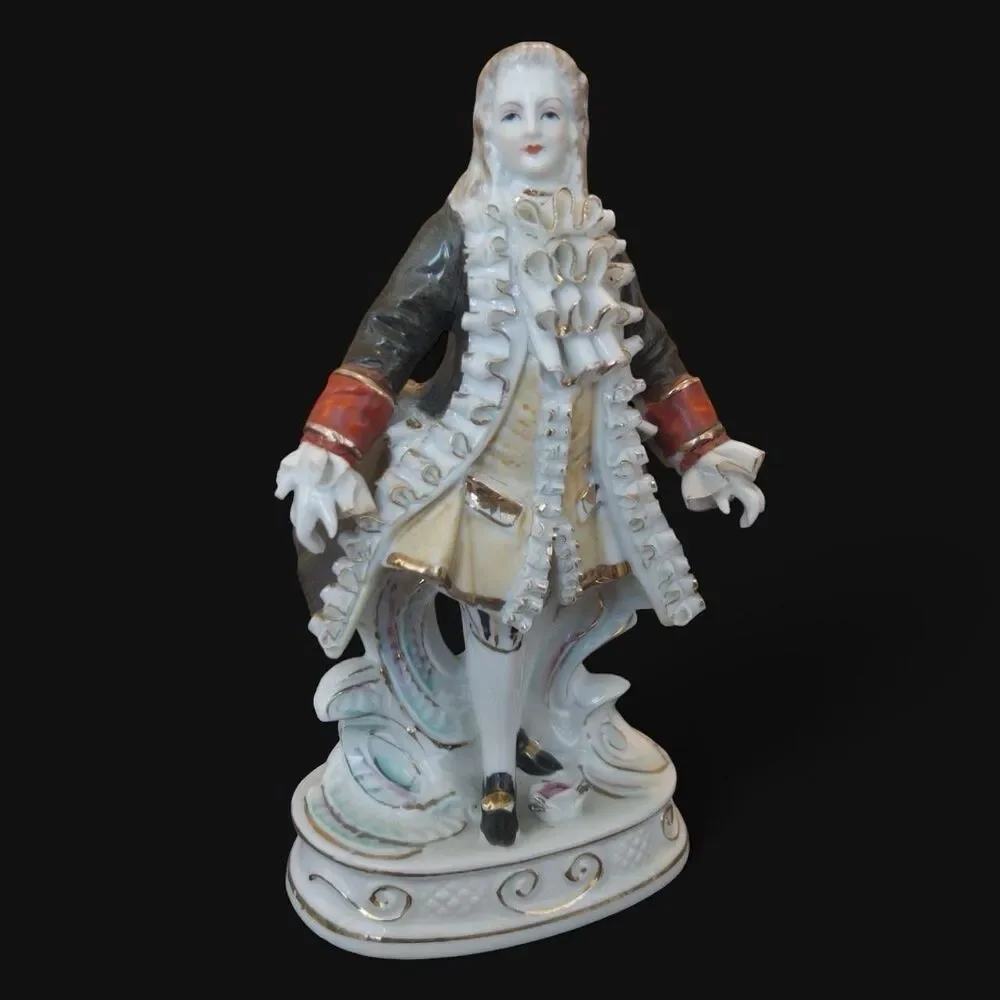 Antique Meissen Porcelain Figurine Of Court Gentleman In Rococo Attire 8